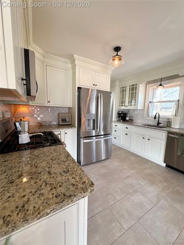 270 Winry Drive, Rochester Hills, MI 48307