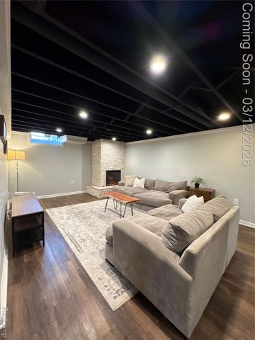 270 Winry Drive, Rochester Hills, MI 48307