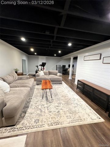 270 Winry Drive, Rochester Hills, MI 48307