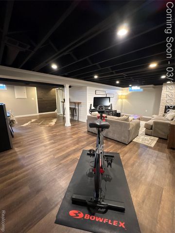 270 Winry Drive, Rochester Hills, MI 48307