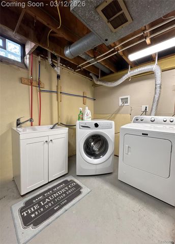 270 Winry Drive, Rochester Hills, MI 48307