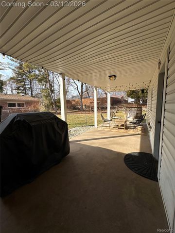 270 Winry Drive, Rochester Hills, MI 48307