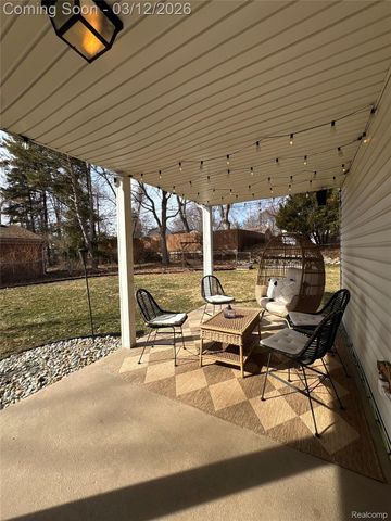 270 Winry Drive, Rochester Hills, MI 48307