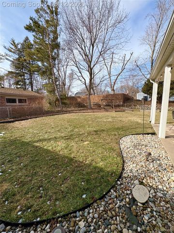 270 Winry Drive, Rochester Hills, MI 48307