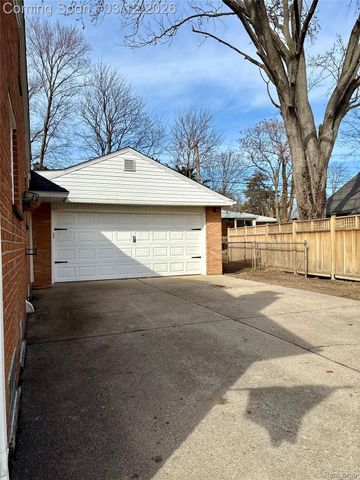 270 Winry Drive, Rochester Hills, MI 48307