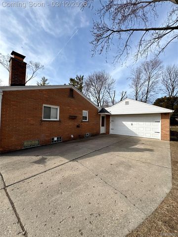 270 Winry Drive, Rochester Hills, MI 48307