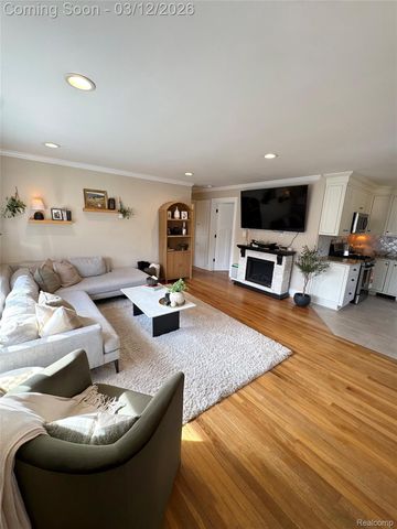 270 Winry Drive, Rochester Hills, MI 48307