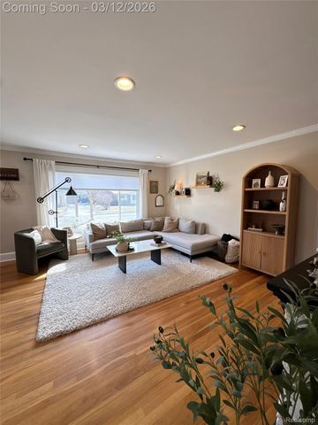 270 Winry Drive, Rochester Hills, MI 48307