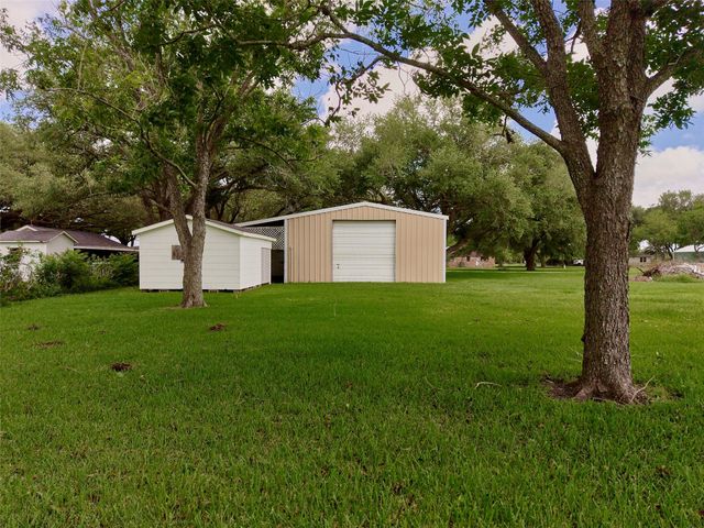 16103 Highway 36, Needville, TX 77461