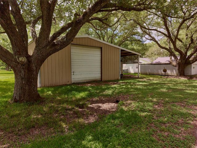 16103 Highway 36, Needville, TX 77461