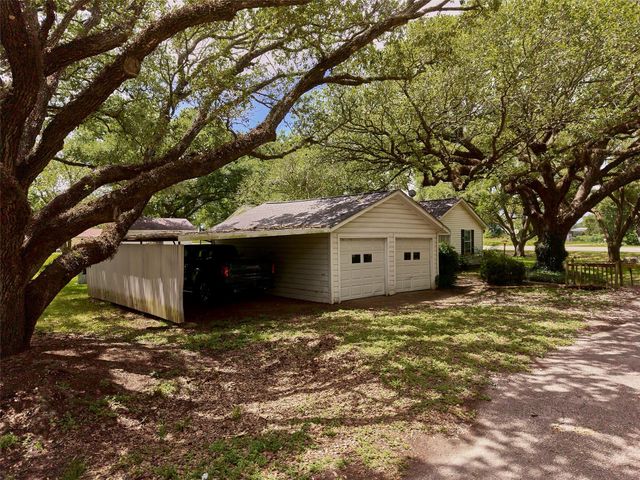 16103 Highway 36, Needville, TX 77461
