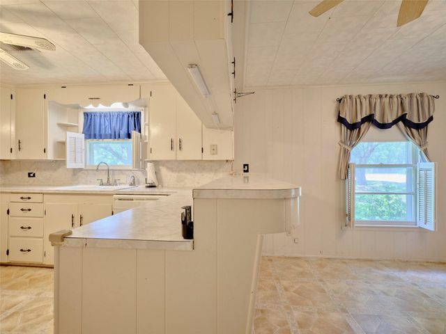 16103 Highway 36, Needville, TX 77461