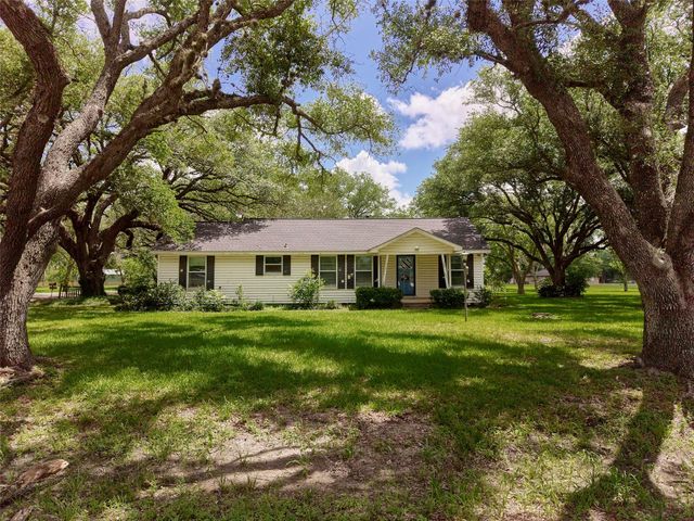 16103 Highway 36, Needville, TX 77461