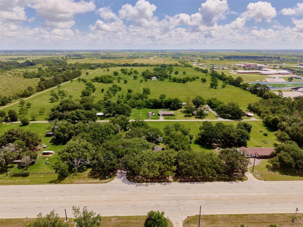 16103 Highway 36, Needville, TX 77461