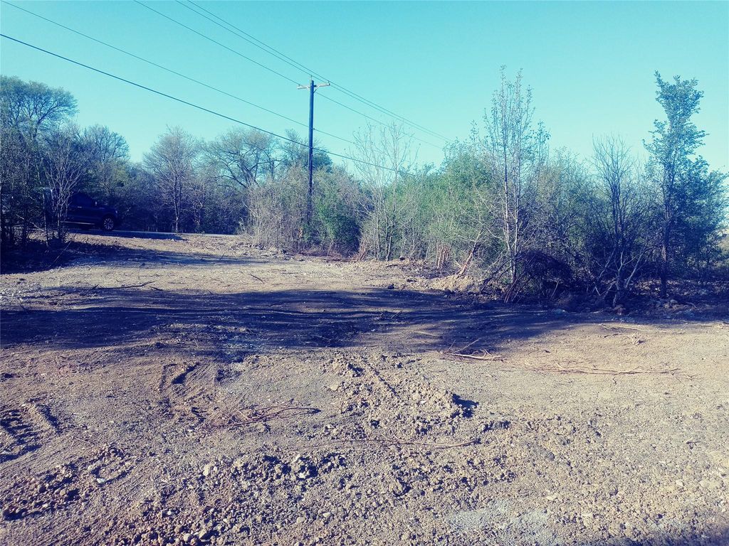 8818 Elroy RD, Del Valle, TX 78617
