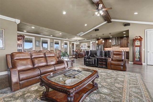 4011 E 201st Street S, Mounds, OK 74047