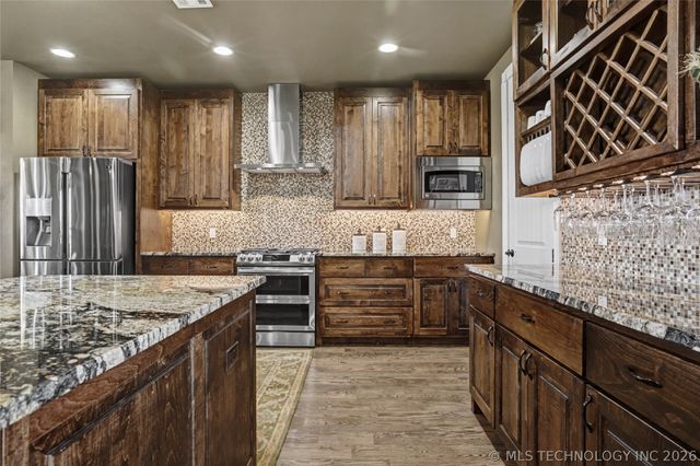 4011 E 201st Street S, Mounds, OK 74047