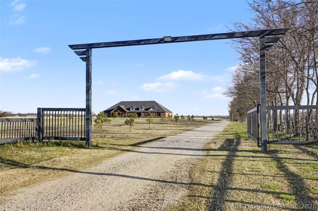 4011 E 201st Street S, Mounds, OK 74047