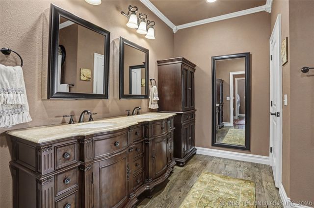 4011 E 201st Street S, Mounds, OK 74047