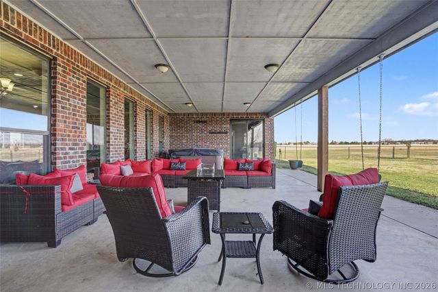 4011 E 201st Street S, Mounds, OK 74047