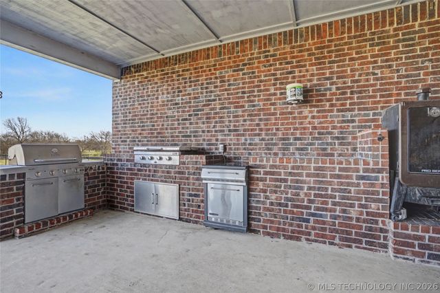 4011 E 201st Street S, Mounds, OK 74047