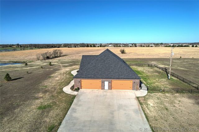4011 E 201st Street S, Mounds, OK 74047