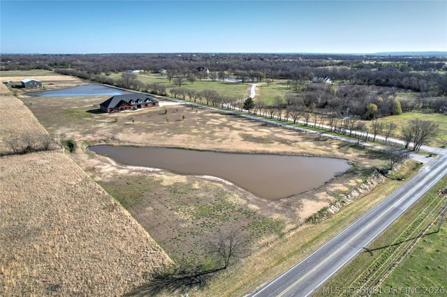 4011 E 201st Street S, Mounds, OK 74047