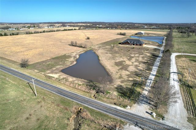 4011 E 201st Street S, Mounds, OK 74047