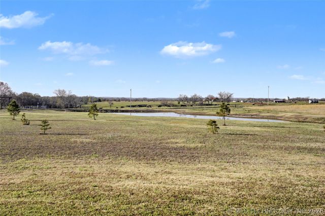 4011 E 201st Street S, Mounds, OK 74047