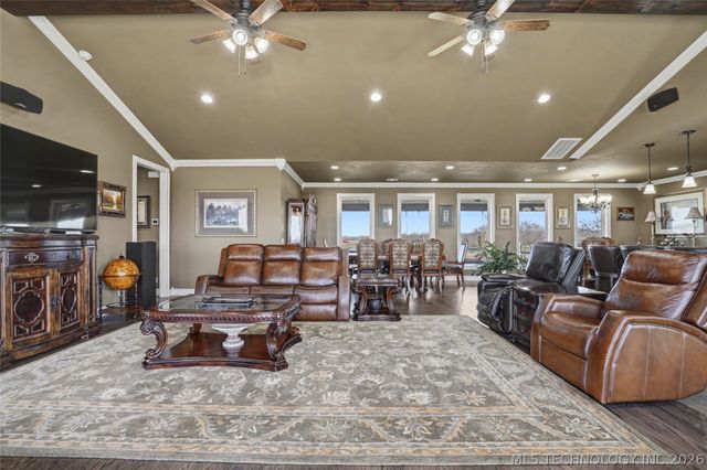 4011 E 201st Street S, Mounds, OK 74047