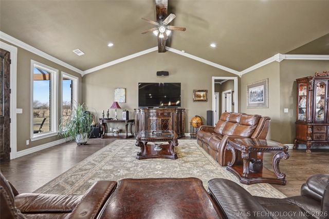 4011 E 201st Street S, Mounds, OK 74047