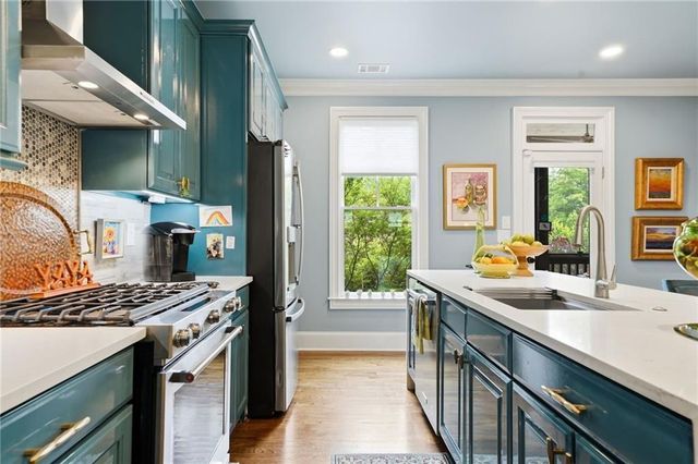 535 Canton Walk, Roswell, GA 30075