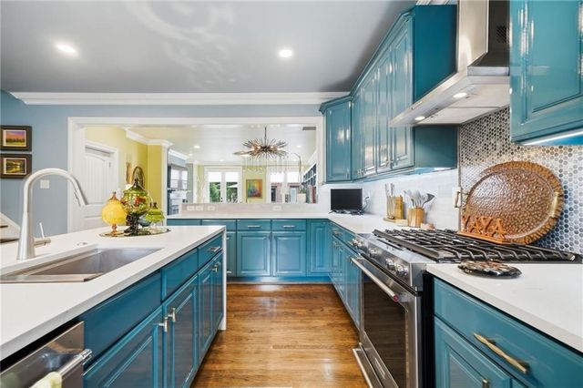 535 Canton Walk, Roswell, GA 30075