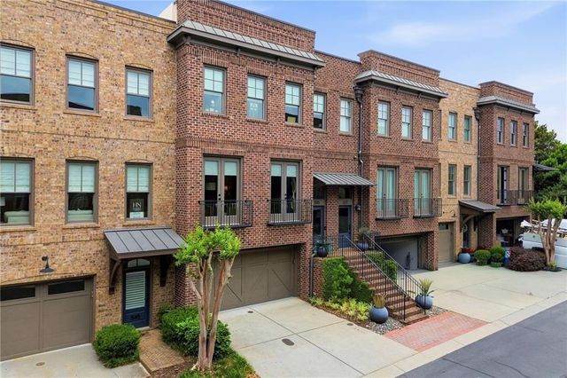 535 Canton Walk, Roswell, GA 30075
