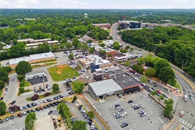 535 Canton Walk, Roswell, GA 30075