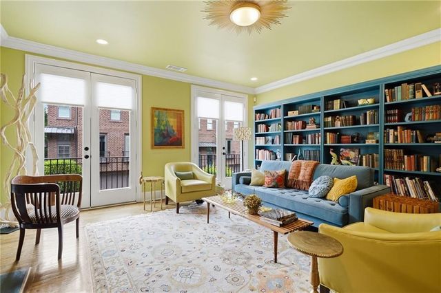 535 Canton Walk, Roswell, GA 30075
