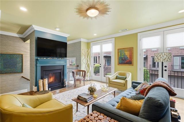 535 Canton Walk, Roswell, GA 30075