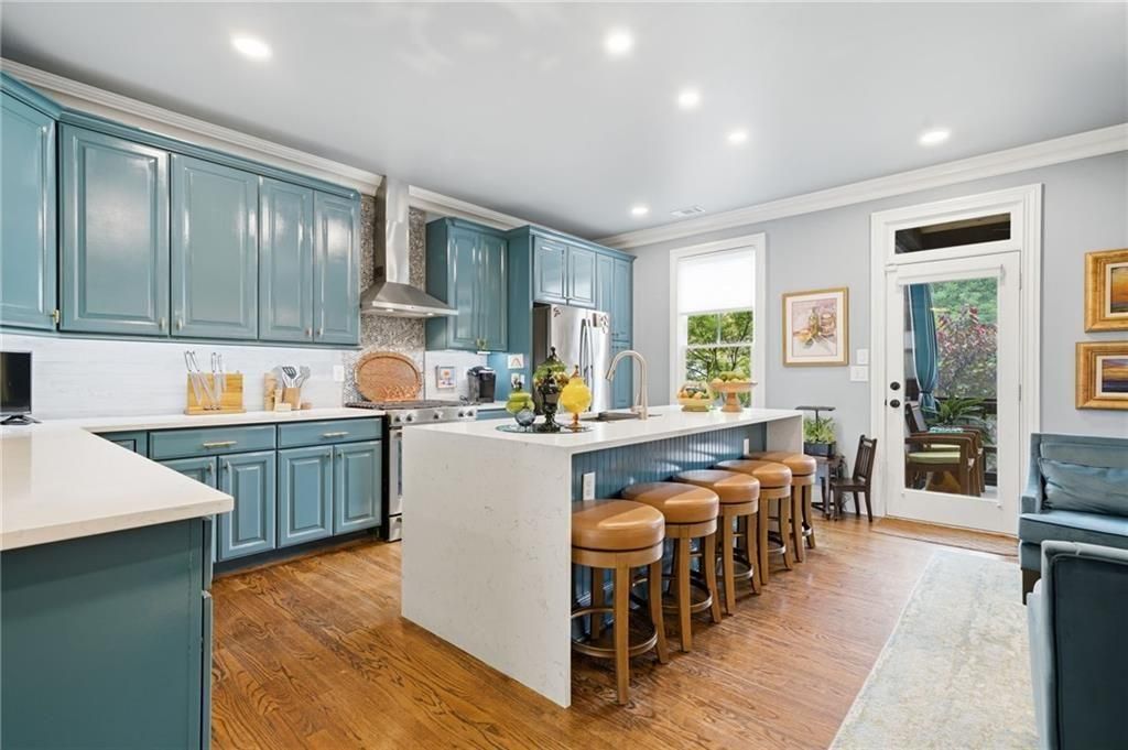 535 Canton Walk, Roswell, GA 30075