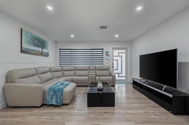 850 SW 31st Ave, Fort Lauderdale, FL 33312