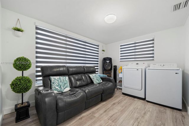 850 SW 31st Ave, Fort Lauderdale, FL 33312