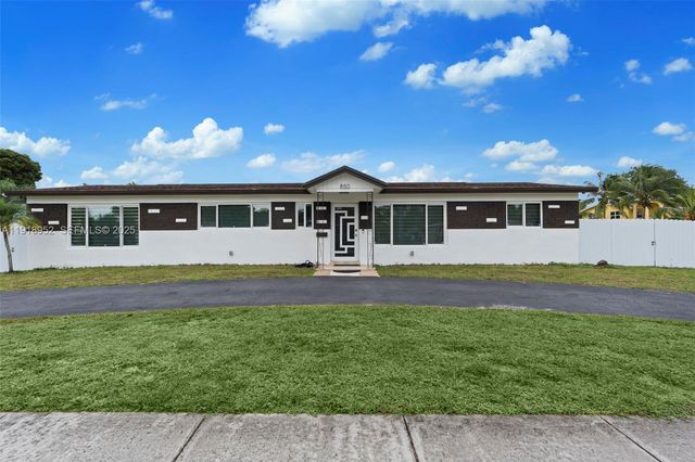 850 SW 31st Ave, Fort Lauderdale, FL 33312