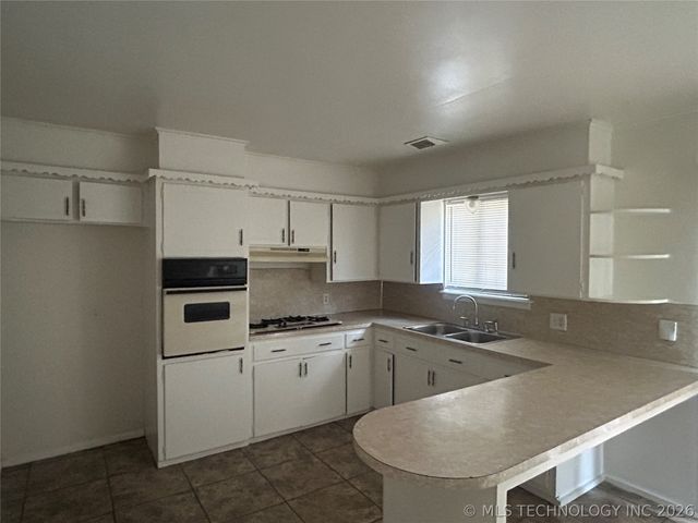 6931 E 6th Street, Tulsa, OK 74112