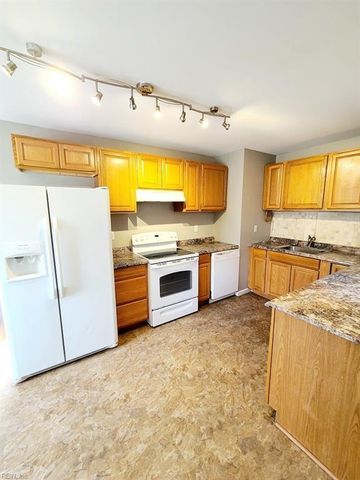 100 Pine Grove AVE, Hampton, VA 23669
