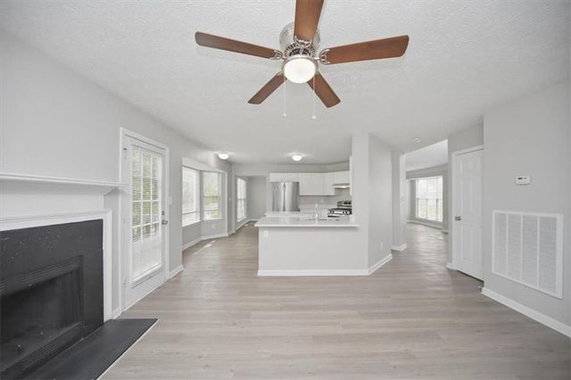 2370 Burdett Ridge, Atlanta, GA 30349