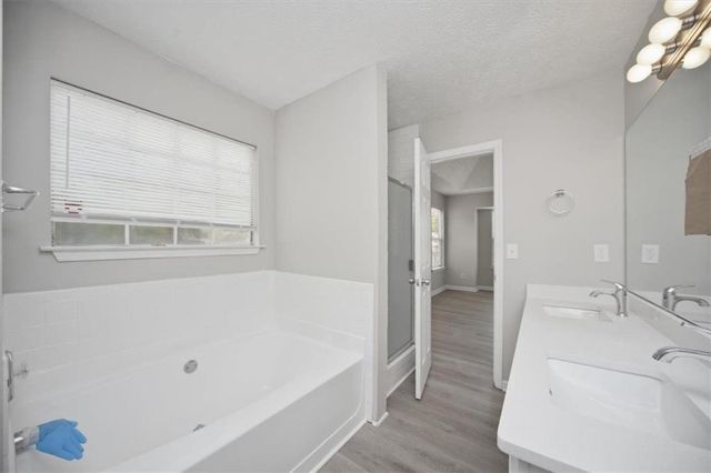 2370 Burdett Ridge, Atlanta, GA 30349