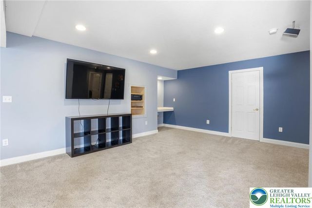 6285 Whitetail Drive, Upper Saucon Twp, PA 18036