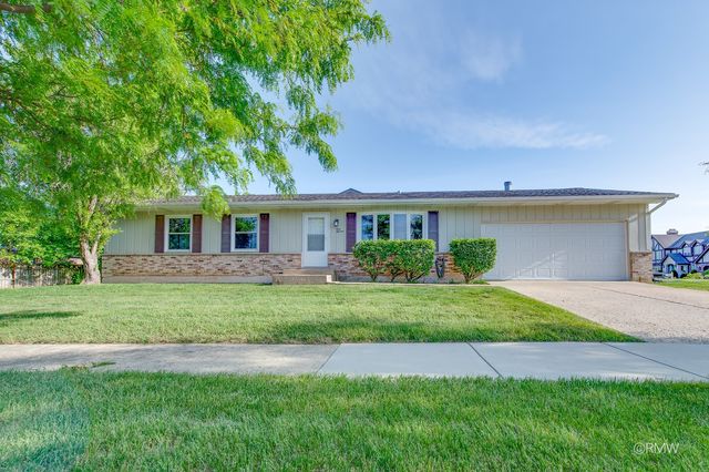 111 E Magnolia Street, Arlington Heights, IL 60005