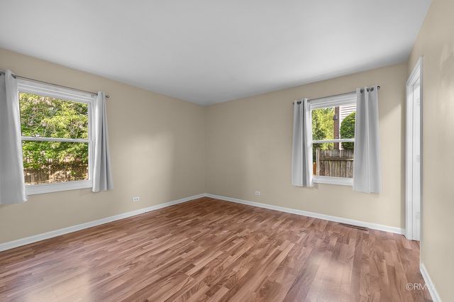 111 E Magnolia Street, Arlington Heights, IL 60005