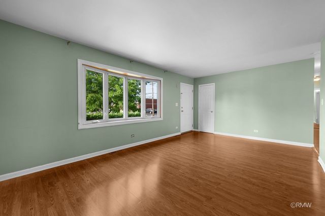 111 E Magnolia Street, Arlington Heights, IL 60005