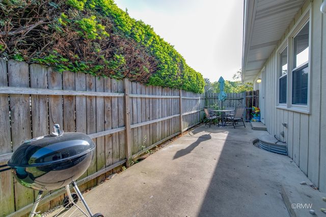 111 E Magnolia Street, Arlington Heights, IL 60005